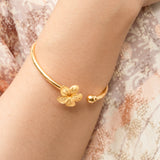 916/22K Anggun Bangle